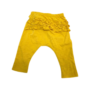 Pantalón Amarillo Nuevo ,Medidas 18cm de ancho y 33cm de largo, Marca JESSICA SIMPSON, Talla 3/6M