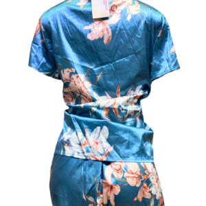 Traje Completo con Flores de Satin, Nueva, Medidas 47cm de ancho y 63cm de largo, Marca WDIRARA, Talla M
