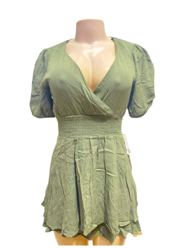 Vestido Verde, Medidas 29cm de ancho y 72cm de largo, Marca B.DARLIN, Talla 3T