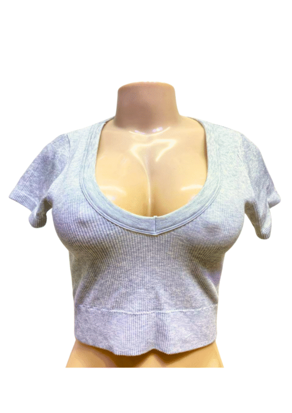 Blusa, Nueva, Medidas 37cm de ancho y 39cm de largo, Marca GARAGE, Talla M