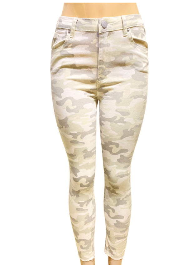 Pantalón Estilo Camuflaje, Nuevo, Medidas 36cm de ancho y 94cm de largo, Marca MUDPLE, Talla S