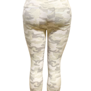 Pantalón Estilo Camuflaje, Nuevo, Medidas 36cm de ancho y 94cm de largo, Marca MUDPLE, Talla S