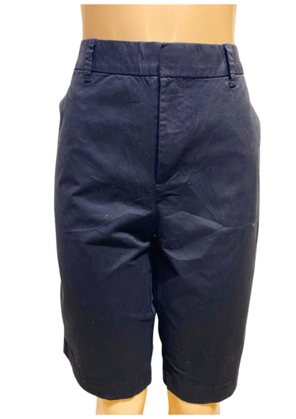 Short Negro, Medidas 45cm de ancho y 58cm de largo, Marca GAP, Talla 12