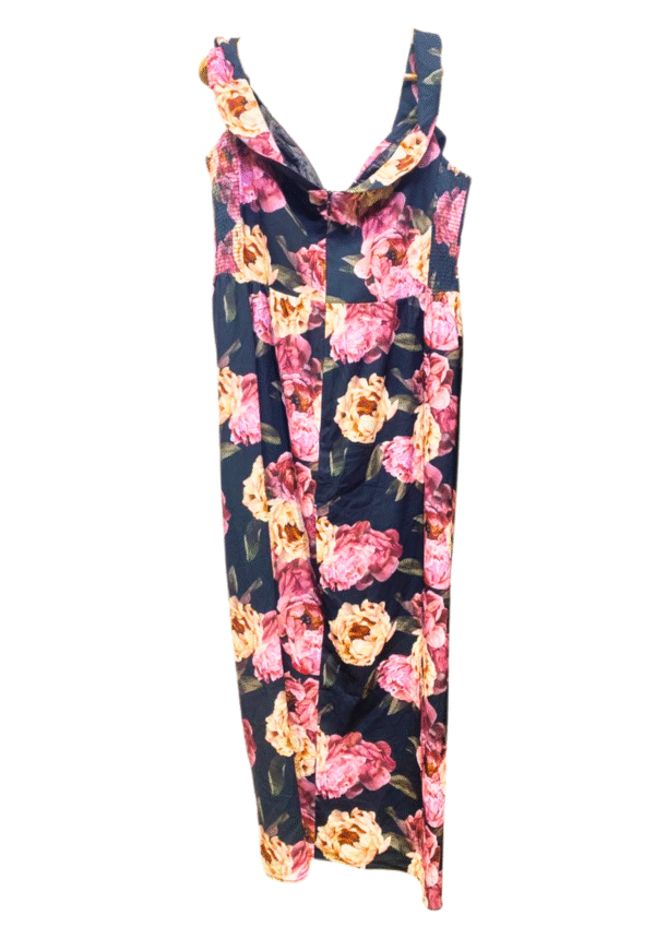 Vestido con Flores ,Nuevo, Medidas 48cm de ancho y 116cm de largo, Marca CITY CHIC, Talla S - Imagen 2