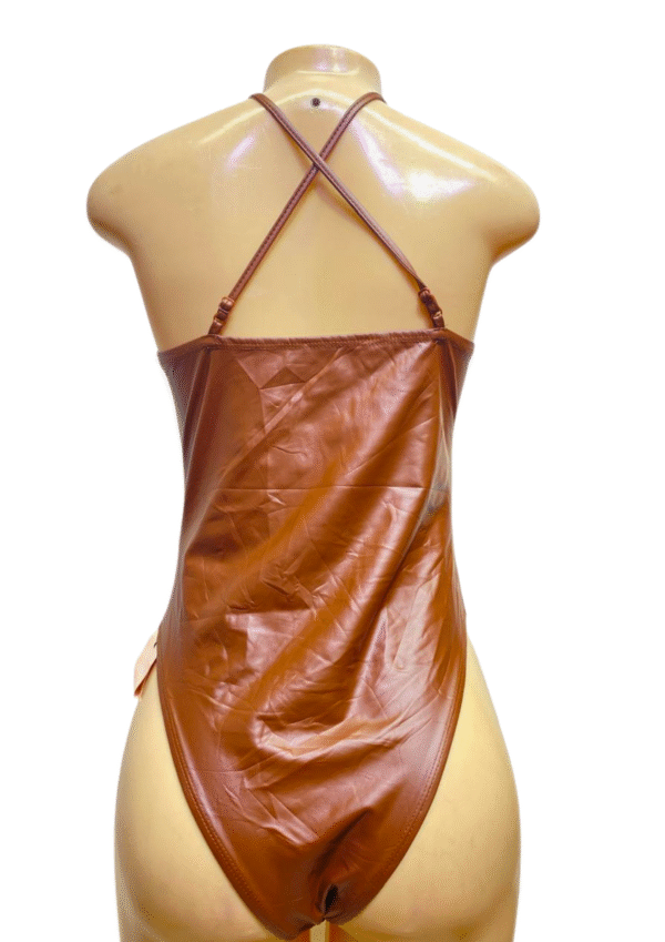 Body de Cuero Café, Nuevo ,Medidas 36cm de ancho y 74cm de largo, Marca SHEIN BAE, Talla TALLA UNICA - Imagen 2