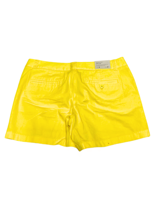 Short Amarillo, Nuevo ,Medidas 39cm de ancho y 34cm de largo, Marca J.CREW, Talla 6 - Imagen 2