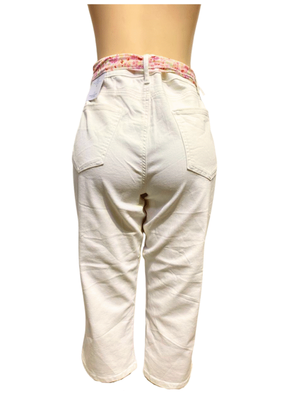 Pantalón Blanco, Nuevo, Medidas 44cm de ancho y 77cm de largo, Marca CROFT& BARROW, Talla 14 - Imagen 2