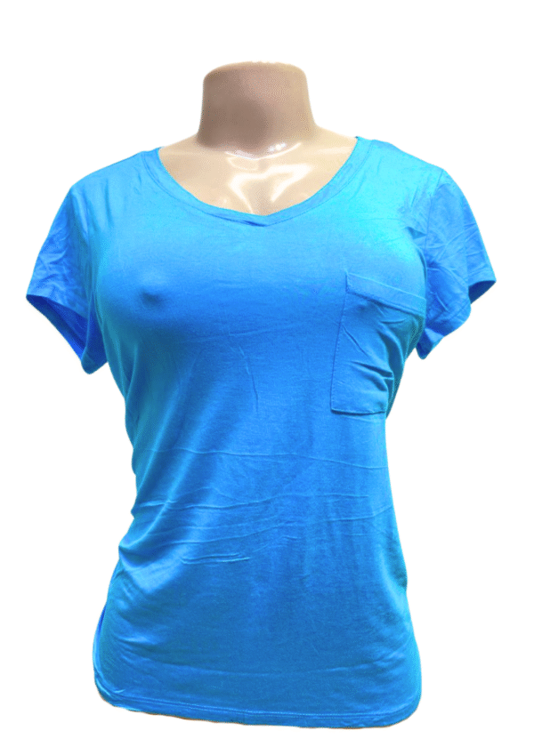 Blusa Celeste, Nuevo, Medidas  51cm de ancho y 65cm de largo, Marca CABLE & GAUGE, Talla L