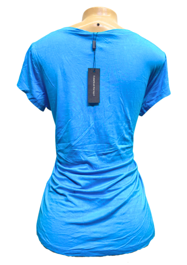 Blusa Celeste, Nuevo, Medidas  51cm de ancho y 65cm de largo, Marca CABLE & GAUGE, Talla L - Imagen 2