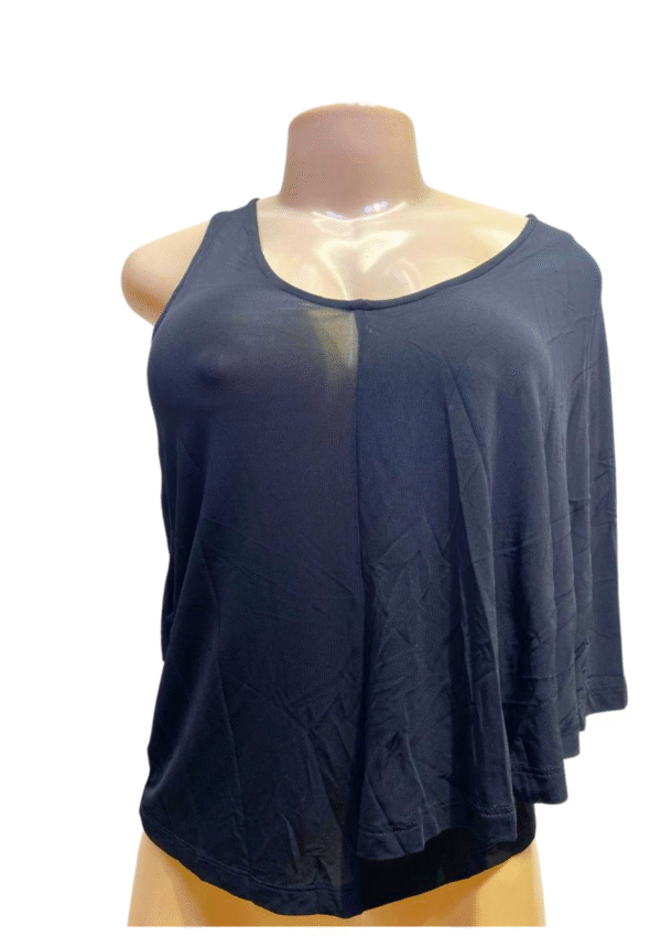 Blusa Negra, Nueva, Medidas 43cm de ancho y 66cm de largo, Marca ARMANI EXCHANGE, Talla S