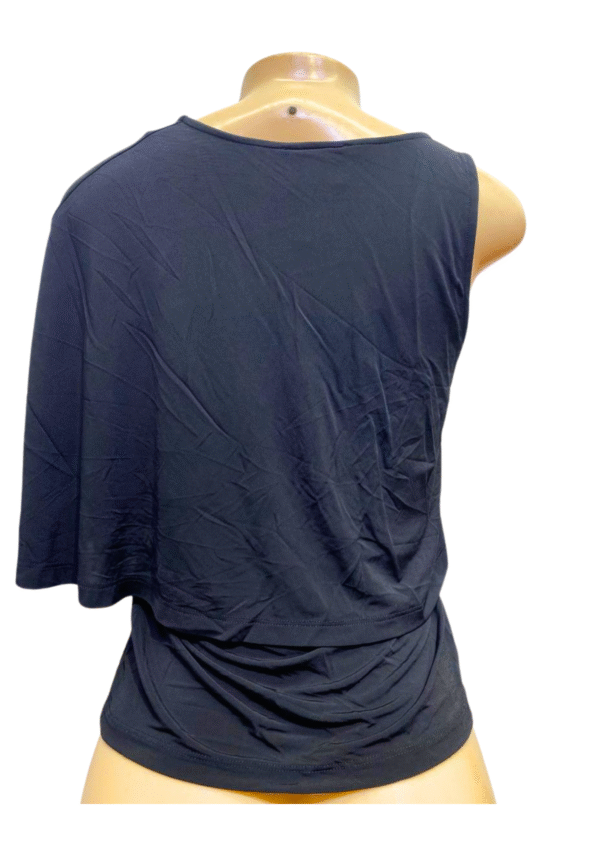 Blusa Negra, Nueva, Medidas 43cm de ancho y 66cm de largo, Marca ARMANI EXCHANGE, Talla S - Imagen 2