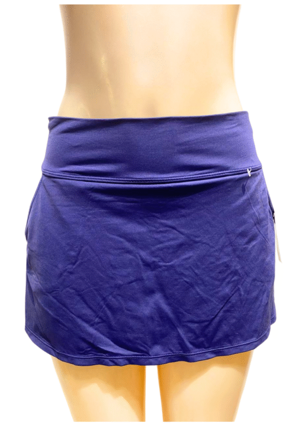 Falda Short Azul Negra, Nueva, Medidas 44cm de ancho y 47cm de largo, Marca KIM ROGERS, Talla 14