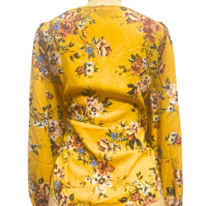 Blusa Amarilla con Flores, Medidas 49cm de ancho y 63cm de largo, Marca ZAC & RACHEL, Talla L