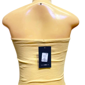 Blusa Top Beige, Nueva, Medidas 36cm de ancho y 27cm de largo, Marca FASHION NOVA, Talla L