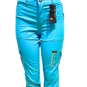 Pantalón Celeste Casual, Nueva, medidas 36cm de ancho y 76cm de largo, Marca LEE, Talla 2