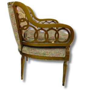 silla pequeña, Medidas 49cm de profundo, 70cm de alto, 62cm de ancho