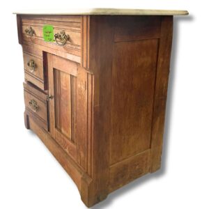 Cómoda pequeña de mármol color marrón,  largo 75cm, de ancho 40cm y de alto 69cm