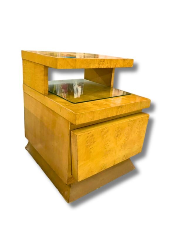 Mesa de noche, largo 51cm, de ancho 46cm y de alto 62cm