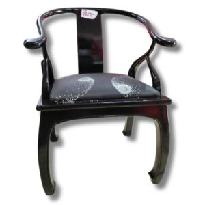 silla negra , Medidas 47cm de profundo, 66cm de ancho, 89cm de alto