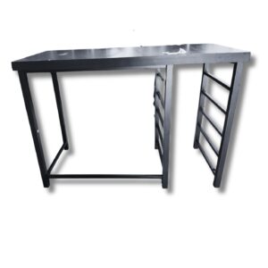 mesa de metal , Medidas 110cm de ancho, 50cm de profundo, 77 cm de alto