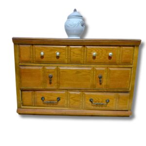 Gavetero de 3 Gabetas, Medidas 76cm de alto, 46cm de profundo, 112ancho