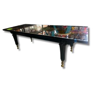 Mesa de centro de vidrio con base de madera y acabado de resina epoxi de color ámbar y negro ,largo 142cm ,de ancho 56cm y de alto 42cm