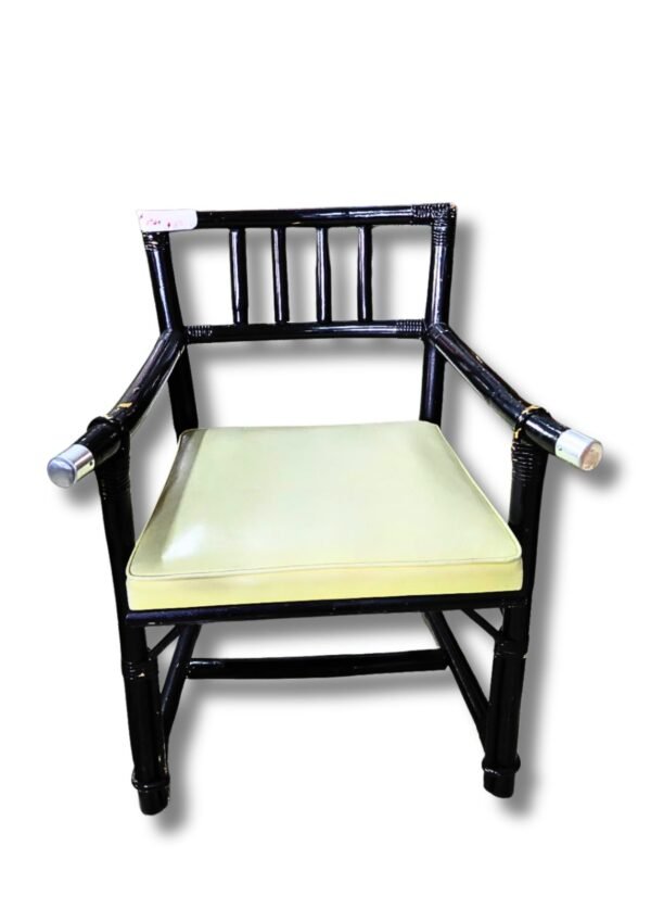 Juego Comedor, silla 80cm de alto, de ancho 55 y de alto 49cm y mesa 180cm de ancho y 73cm de alto