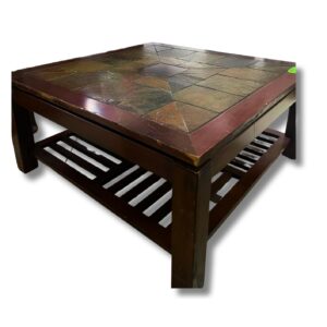 Mesa de centro grande de madera con una tapa de mosaico de baldosas de piedra, largo 96cm ,de ancho 96cm y de alto 45cm